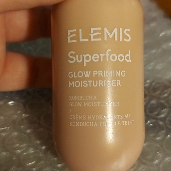 Elemis Superfood glow priming moisturiser - Picture 2 of 2